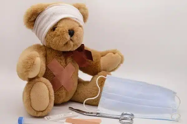 Teddybär mit Verband