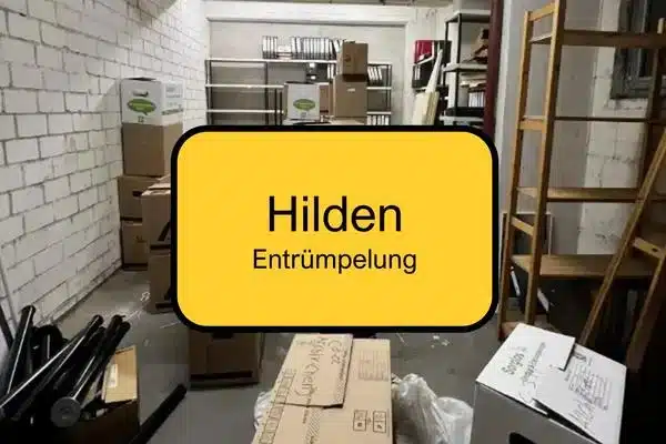 Kellerraum mit Gerümpel und Ortschild von Hilden