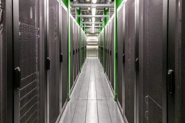 Netzwerk- und Serverschränke