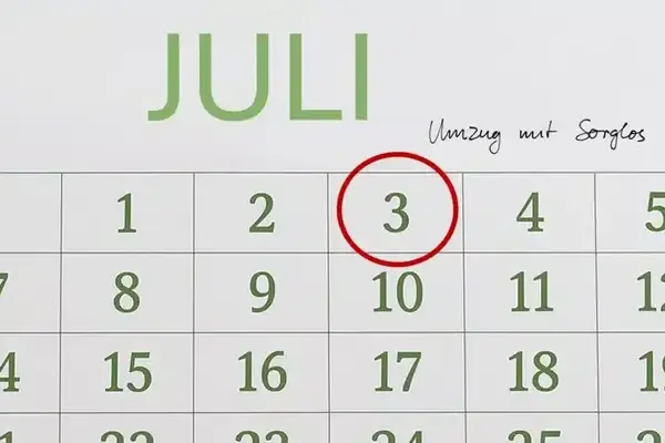 Ein Kalender mit einer Markierung für einen Umzug mit Sorglos.